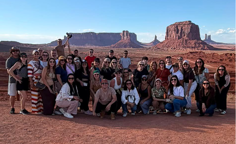 Grupo de viagem em roteiro personalizado pela agência Viaje Mais Pague Menos
