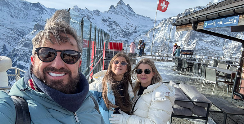 Família aproveitando férias com roteiro e pacote da agência Viaje Mais Pague Menos